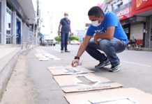 SAJ: Prefeitura instala pias em pontos estratégicos, pinta marcadores e fecha vias para aumentar distanciamento nas fila