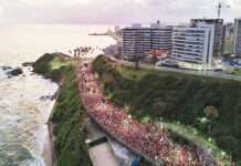 Lula volta a Bahia e reúne milhares de pessoas em caminhada em Salvador