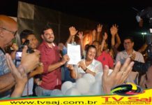 Maciça participação na entrega de rua pavimentada, duas ambulâncias e assinatura de ordem de serviço para construção de hospital, em MARAGOJIPE