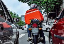 Um homem foi preso em Fortaleza, capital do Ceará, após ter roubado um celular. Mas sua prisão só aconteceu por um fato bastante inusitado.