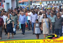 Desfile cívico e cortejo da caboclo, nesse 2 de julho, mostrou que Salinas da Margarida reverencia sua importância na historicidade da Bahia