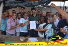 Prefeito Rogério Andrade e Presidente da Câmara, Tom, na assinatura da Ordem de Serviço para construção do Posto de Saúde da Urbis 1