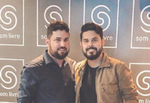 Crown Produções e Kart Love alçando voos mais altos. No Rio, a banda assina contrato com a Som Livre