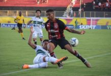 Vitória encerra a temporada com derrota para o Coritiba no Barradão