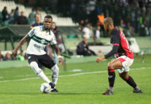 Na raça, Vitória arranca empate contra o Coritiba no Couto Pereira
