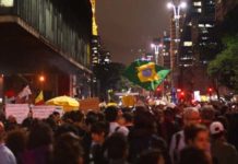 Manifestantes ocupam as ruas em defesa da Amazônia