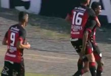 Com um jogador a menos em campo, Vitória vence a Ponte Preta fora de casa