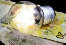 Taxa extra da conta de luz será menor em outubro, informa Aneel