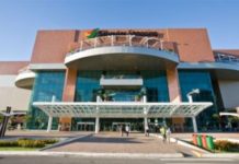 Salvador Shopping é condenado a indenizar cliente negra em R$ 15 mil por racismo