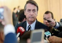 Bolsonaro diz que irá aos EUA para conhecer energia elétrica sem fio