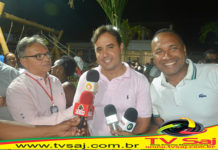 Hunaldo Costa, em coletiva de imprensa e em seu pronunciamento, fala da nova Praça de Camassandi, pavimentação da BA-883 e oposição