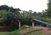 “EXEMPLO PARA TODO PAÍS”: Moradores constroem com R$ 5.000 ponte orçada em R$ 270 mil no RJ