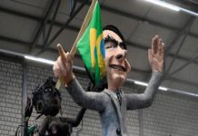 Chacota internacional, Bolsonaro vira boneco incendiário no carnaval da Alemanha