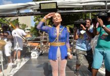Claudia Leitte faz homenagem para Maria Quitéria em trio pipoca no carnaval de Salvador