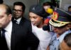 Ronaldinho Gaúcho é preso no Paraguai e vai passar a noite na cadeia