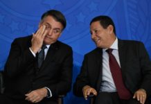 “Batendo cabeça” – Bolsonaro rebate crítica de Mourão ao ‘isolamento vertical’: “presidente sou eu”