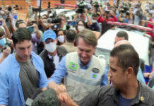“Liderança às avessas…!” – Bolsonaro descumpre medidas de distanciamento social pelo terceiro dia seguido