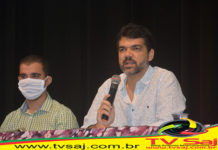 Prefeito Rogério Andrade, em coletiva de imprensa, dentre outros assuntos, discorre sobre as razões das medidas aplicadas para não disseminação do coronavírus e anuncia cancelamento do São João