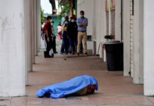 Setecentos corpos são removidos de casas de Guayaquil, o núcleo da pandemia no Equador