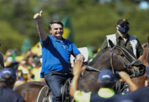 “Palmas (?) para ela”: Justiça derruba decisão que obrigava Bolsonaro a usar máscara em locais públicos do DF