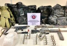 PM descobre ‘bunker’ com fuzil AR-15 e metralhadora em Salvador