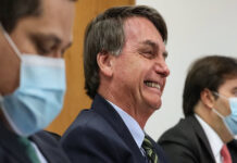“A Vida? O que é a vida para o presidente?” – Bolsonaro contraria ciência e diz que eficácia de máscaras é ‘quase nula’
