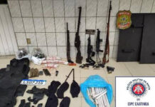 Fuzis, metralhadoras e explosivo apreendidos em ação integrada