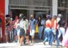 População esquece Covid-19 e lota comércio em Salvador