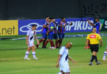 Sem dificuldades, Bahia vence o Vasco por 3 a 0 e respira no Brasileirão