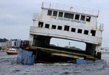 Com afundamento assistido de ferry-boat, Governo da Bahia investe no turismo subaquático