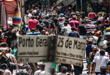 Brasil tem 968 mortes em 24 horas; Fiocruz prevê entrega de vacinas para fevereiro
