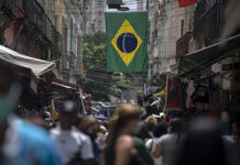 Com pior média semanal em três meses, óbitos por covid-19 no Brasil superam 187 mil