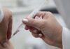 Anvisa avalia o uso emergencial de duas vacinas contra a Covid-19 neste domingo