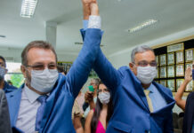 Prefeito Edinaldo e vice André Eloy, ao lado de vereadores, tomaram posse em Cruz das Almas
