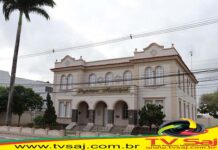 Decreto mantém diretoras de escolas em cargo até fim do ano letivo de 2020