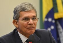 Bolsonaro demite presidente da Petrobras e coloca general Silva Luna no lugar