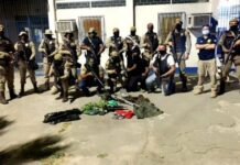 Polícia apreende armas e drogas em uma grande operação, em SAJ
