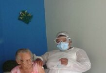 Dona Virgínia, 104 anos, recebeu a 1a. dose da vacina contra a Covid, em MUNIZ FERREIRA