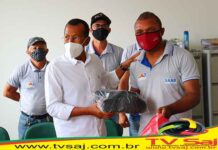 Fiscais da Feira Livre contemplados, pela gestão Genival-Careca, com novos calçados para atuação nesse importante espaço de negócios, em SAJ