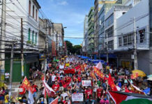 Entre a cruz e a espada: Aglomerar contra o governo é o mesmo que a multidão a favor