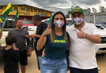 Roberta Roma, pré-candidata a deputada federal, participou de carreata promovida por apoiadores de Bolsonaro em S.A. JESUS