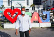 SAJ: Prefeito Genival Deolino visita os novos monumentos instalados na praça Padre Mateus