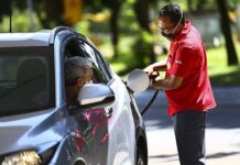 Gás de cozinha por R$40 e gasolina a R$4: petroleiro afirma que é possível; saiba como
