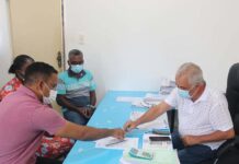 Prefeito assina ordem de serviço para execução da revitalização da orla, na sede