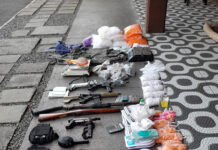 Fuzis, submetralhadora, balanças e drogas são apreendidos no Arenoso