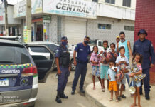 Guarda Municipal de Brejões distribui brinquedos e doces por meio da campanha “Coloque um sorriso no rosto de uma Criança”