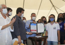 Sistema de água é entregue e obras para construção de nova delegacia são autorizadas durante visita de Rui Costa a Ubaíra; investimento é de R$ 4 milhões