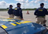 PRF apreende drogas e arma em rodovia do interior da Bahia