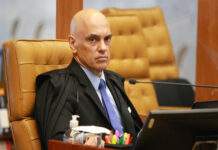 Moraes nega agravo da AGU e reitera que Bolsonaro preste depoimento presencial