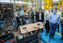 Rui Costa visita fábrica da BYD em Campinas e acompanha montagem de ônibus elétricos adquiridos pelo Governo do Estado